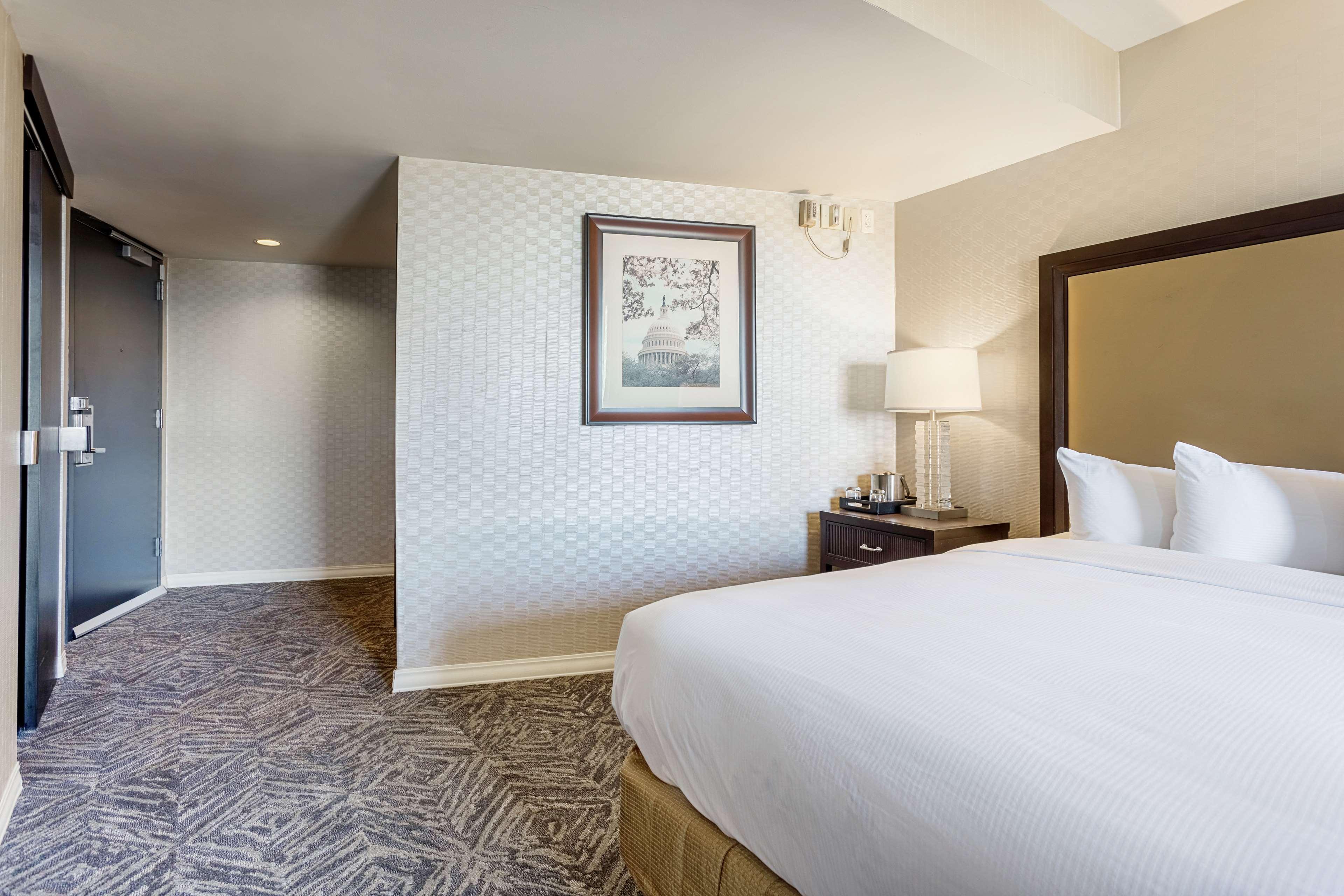 Отель Washington Hilton Экстерьер фото