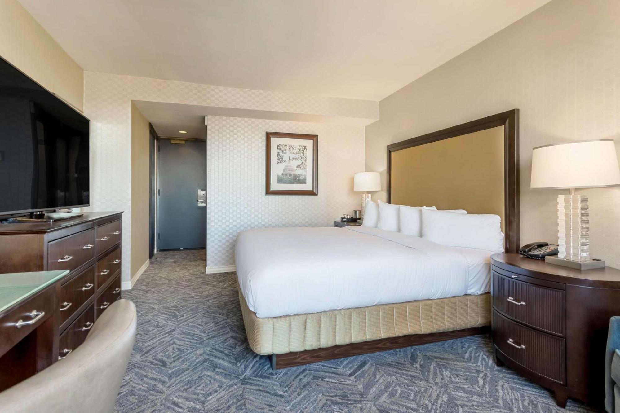 Отель Washington Hilton Экстерьер фото